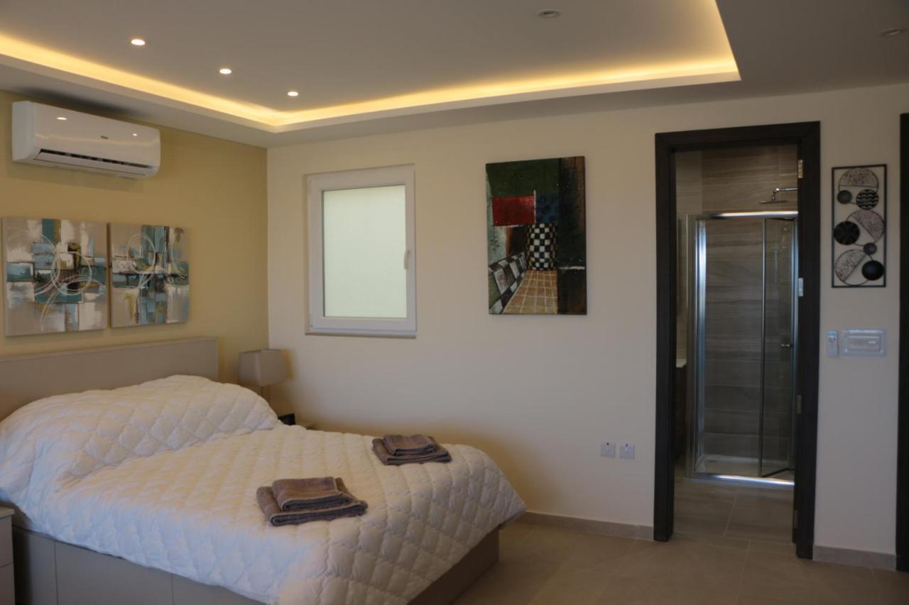 Wileg 4A Luxury Studio Apartment With Shared Swimming Pool. Qala Exteriér fotografie